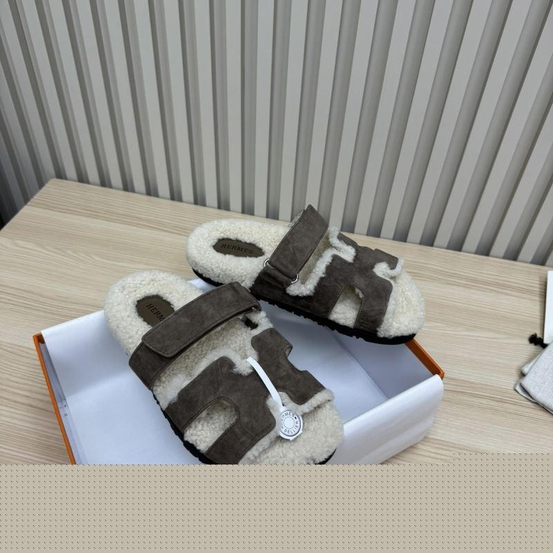H**mes slippers